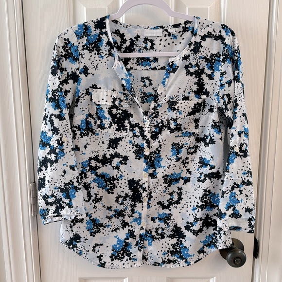 New York & Company Tops - New York & Company Ladies button down patterned blouse Size XS